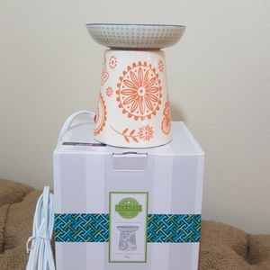 SCENTSY Pop Warmer- brand new
